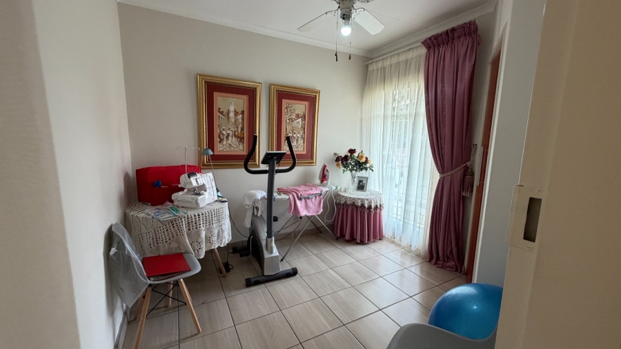 2 Bedroom Property for Sale in Miederpark North West